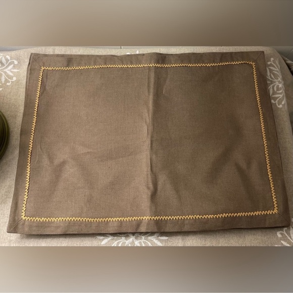 Set of 12  Linen Cocktail Napkins 21”x 21” Set of 12 Linen Placemats 19.5”x13.5” - Picture 7 of 14